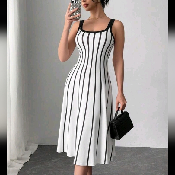 Women's Casual Loose Wide Strap Striped Print Black And White Dress - Picture 1 of 4